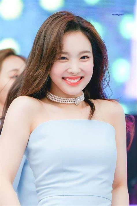 nayeon outfits photos